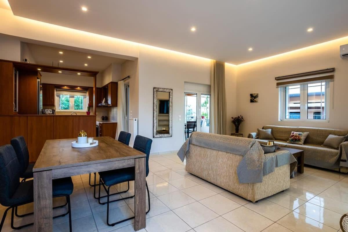 Filiatra Downtown Cozy Retreat - Homely Vibes Luaran gambar