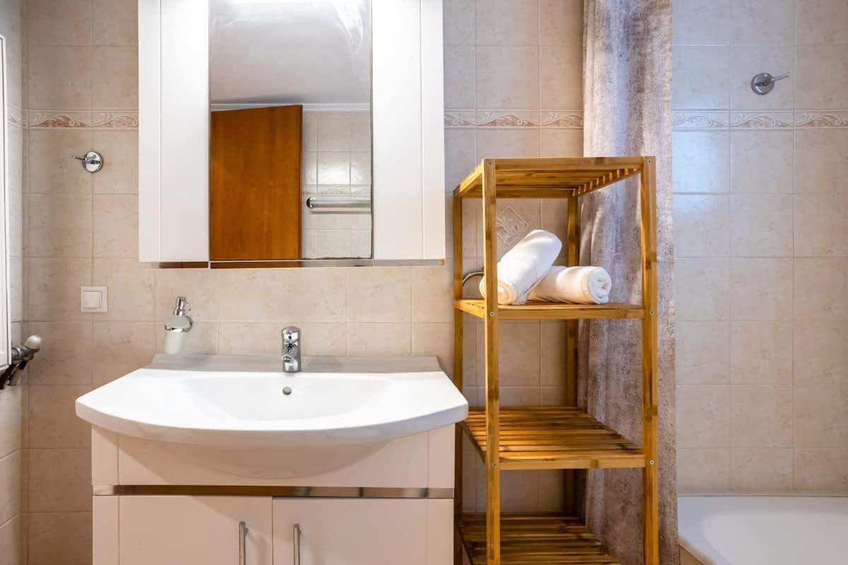 Filiatra Downtown Cozy Retreat - Homely Vibes Luaran gambar
